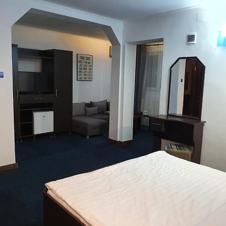 Motel Davios Targu Jiu Bagian luar foto
