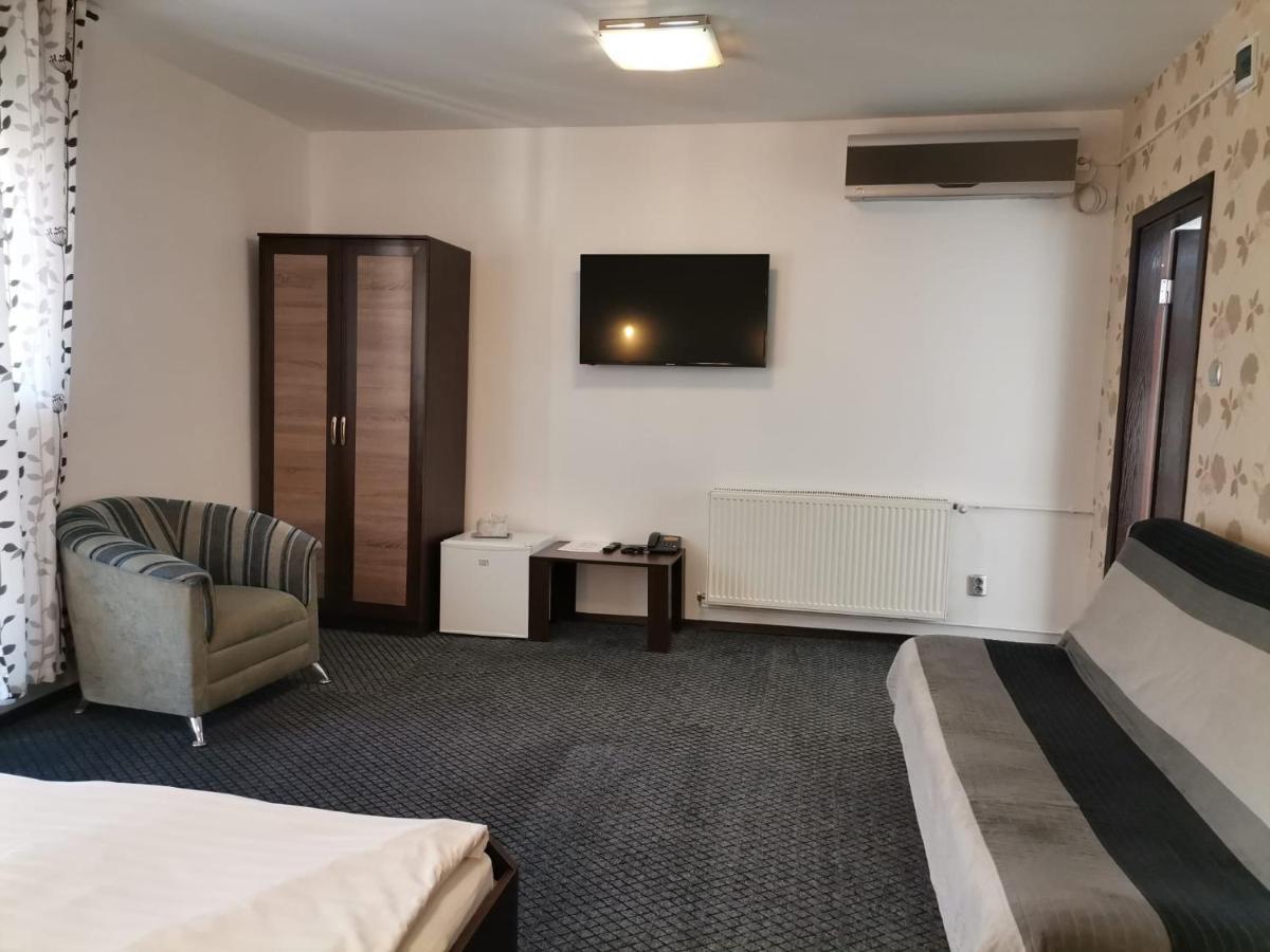 Motel Davios Targu Jiu Bagian luar foto