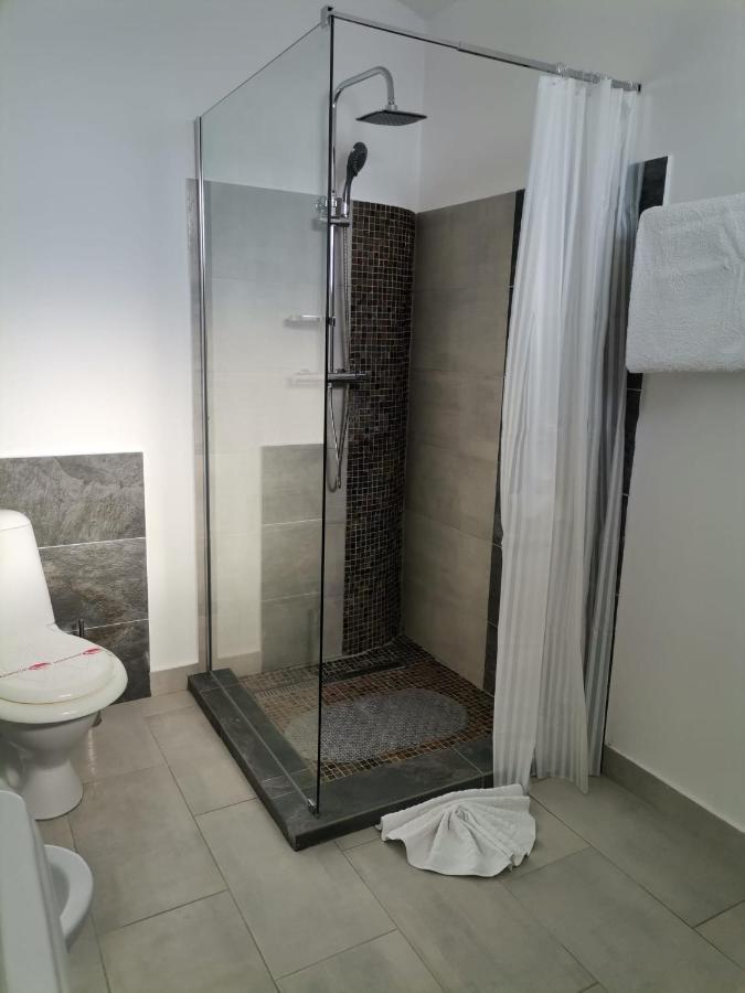 Motel Davios Targu Jiu Bagian luar foto