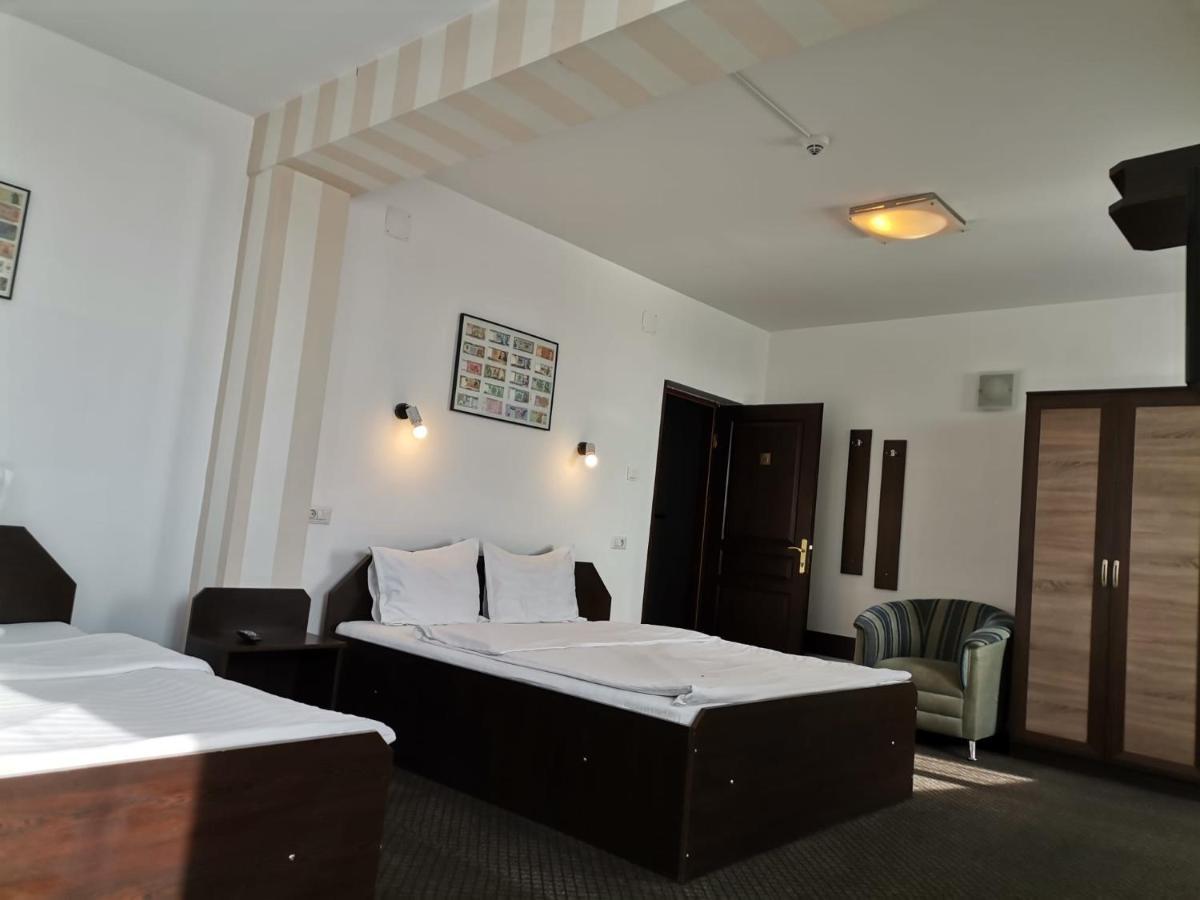Motel Davios Targu Jiu Bagian luar foto