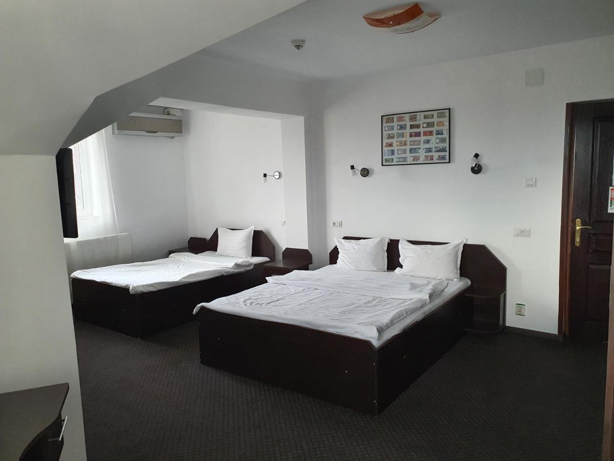 Motel Davios Targu Jiu Bagian luar foto