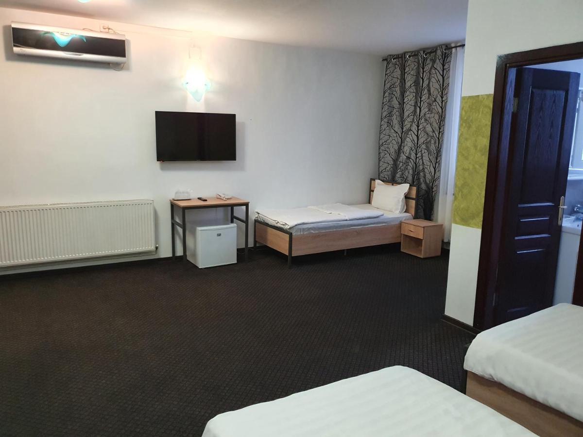 Motel Davios Targu Jiu Bagian luar foto