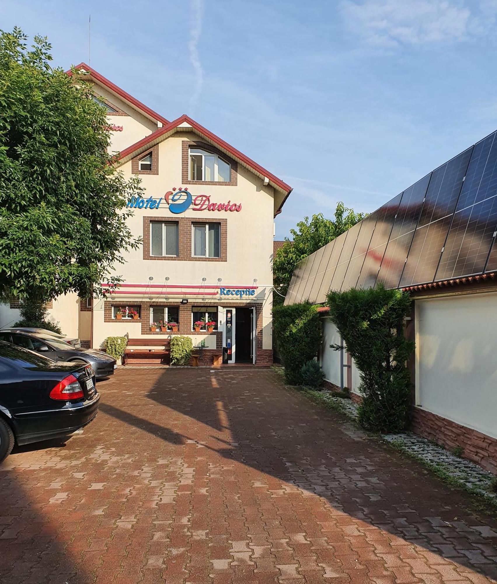 Motel Davios Targu Jiu Bagian luar foto