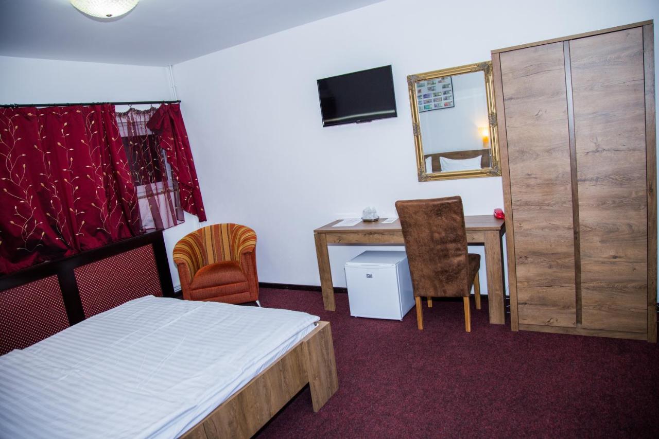 Motel Davios Targu Jiu Bagian luar foto