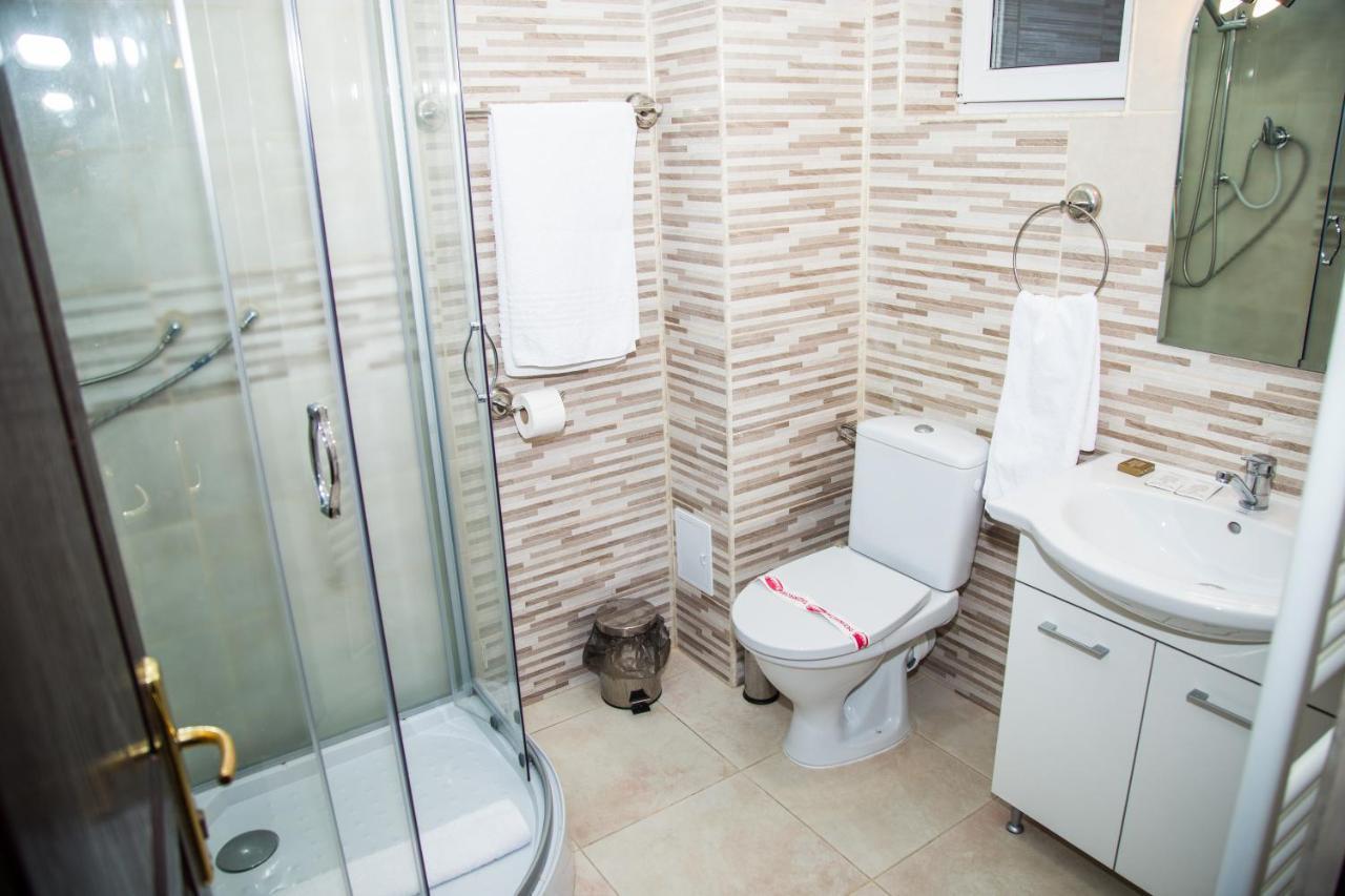 Motel Davios Targu Jiu Bagian luar foto