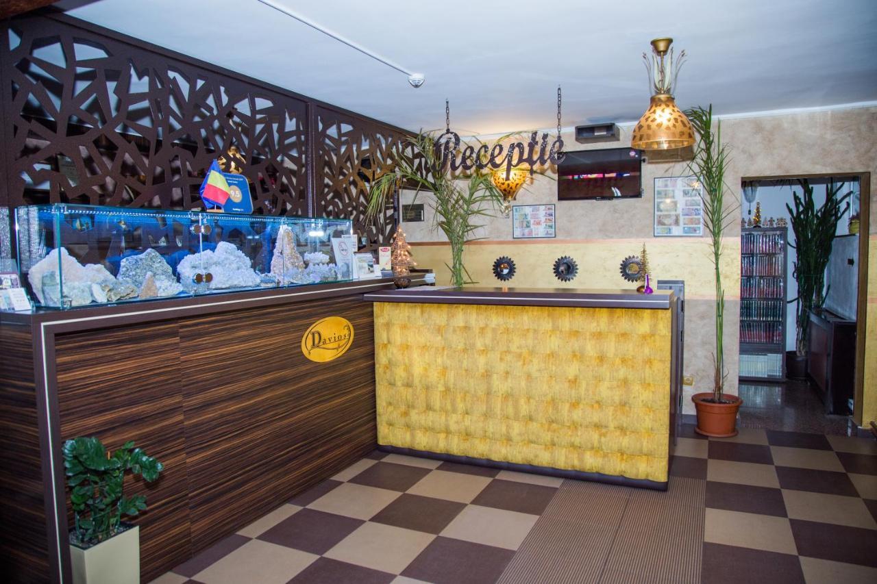 Motel Davios Targu Jiu Bagian luar foto