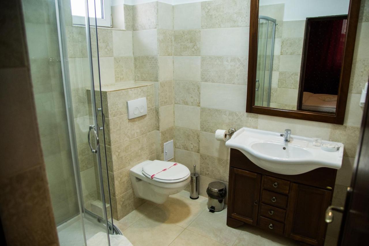 Motel Davios Targu Jiu Bagian luar foto