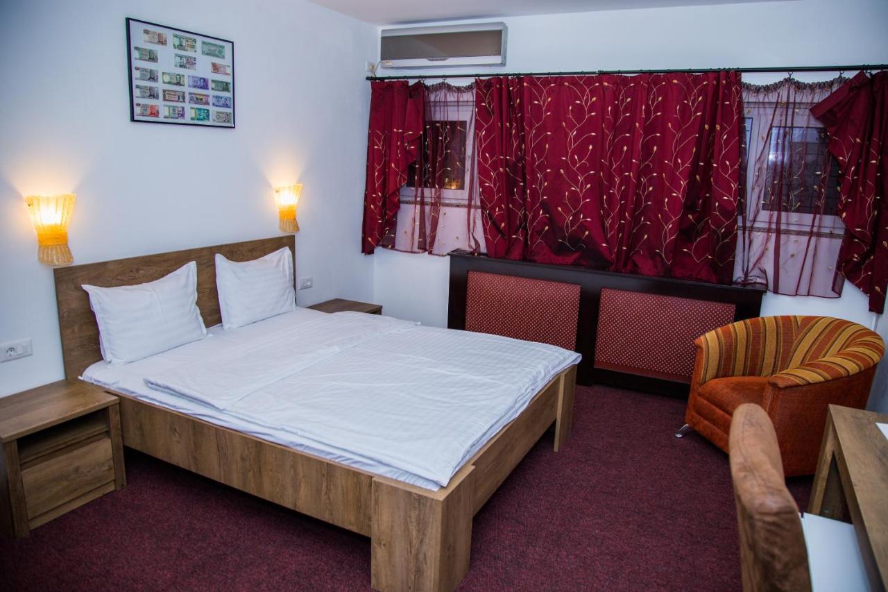 Motel Davios Targu Jiu Bagian luar foto